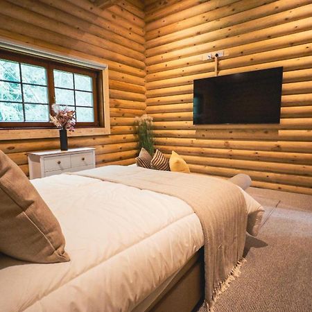 Aspen Lodge, Amazing New Log Cabin With Hot Tub - Sleeps 6 - Felmoor Park Morpeth Habitación foto