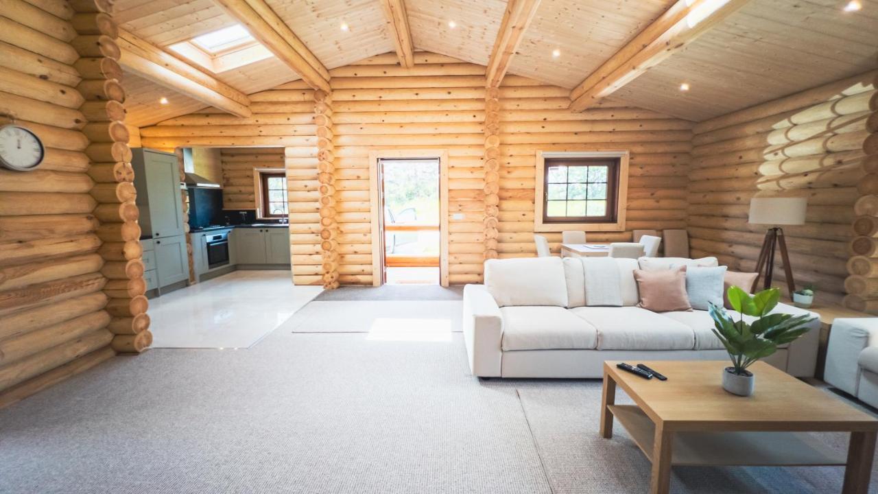 Aspen Lodge, Amazing New Log Cabin With Hot Tub - Sleeps 6 - Felmoor Park Morpeth Exterior foto
