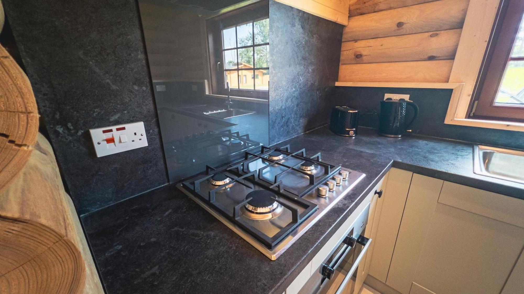 Aspen Lodge, Amazing New Log Cabin With Hot Tub - Sleeps 6 - Felmoor Park Morpeth Habitación foto