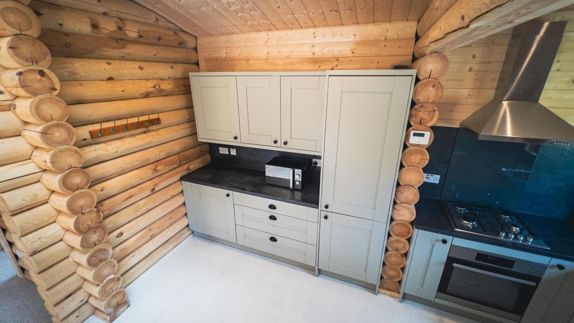 Aspen Lodge, Amazing New Log Cabin With Hot Tub - Sleeps 6 - Felmoor Park Morpeth Habitación foto